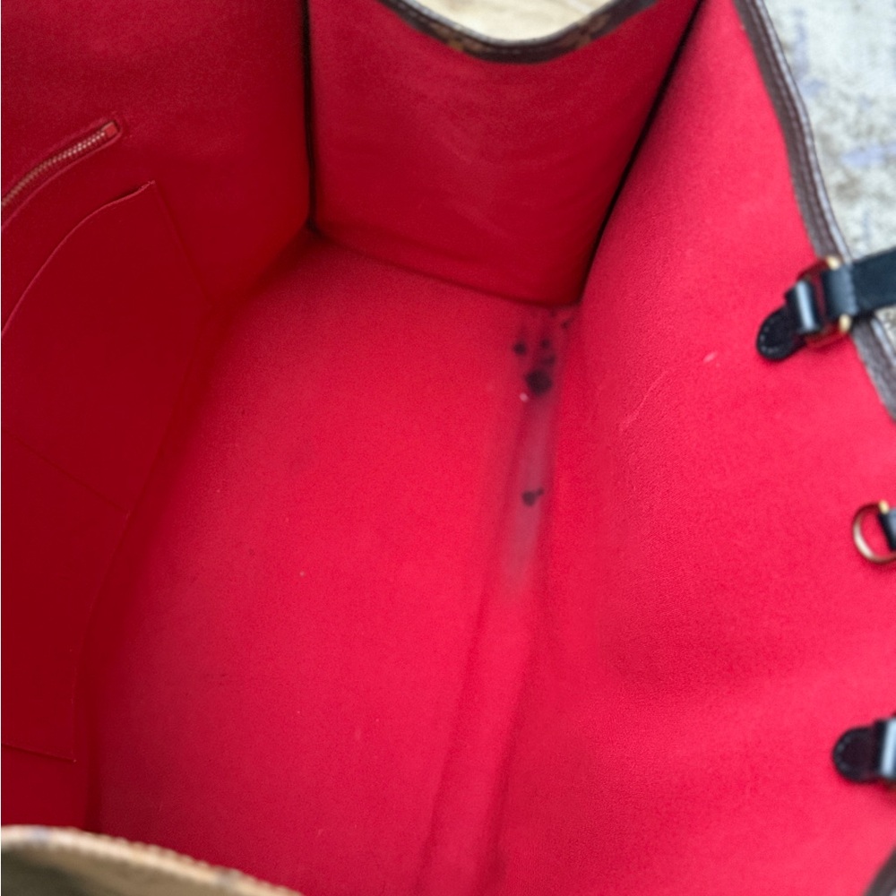 Louis Vuitton Tan Monogram Handbag - Picture 5 of 6